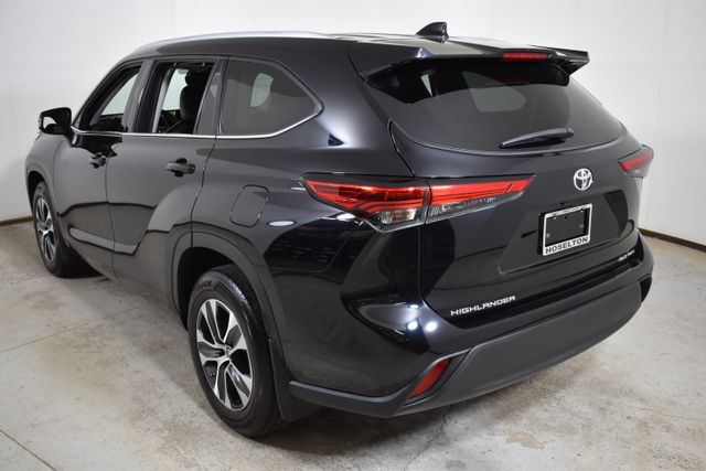 Vehicle image 6 of 32