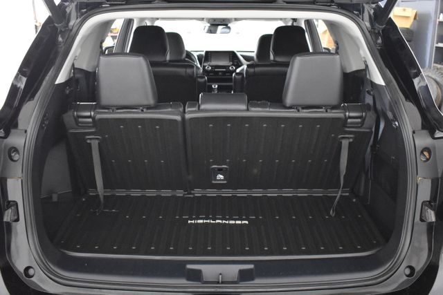Vehicle image 10 of 32