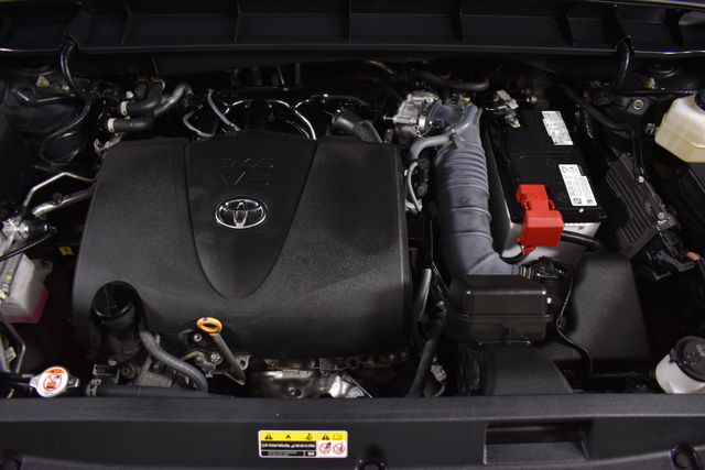 Vehicle image 9 of 32