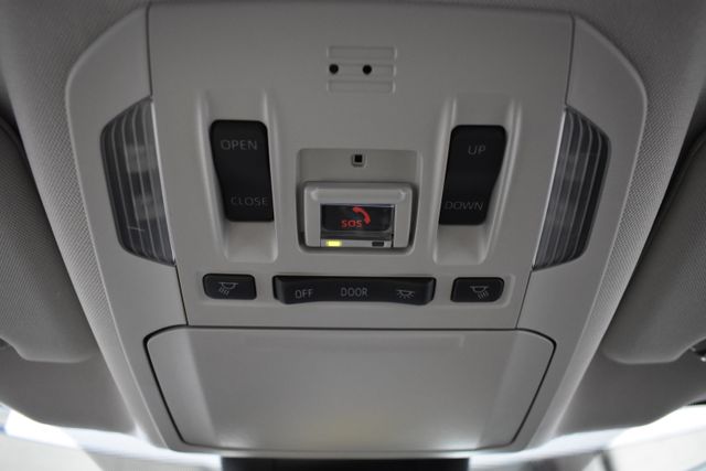 Vehicle image 25 of 32