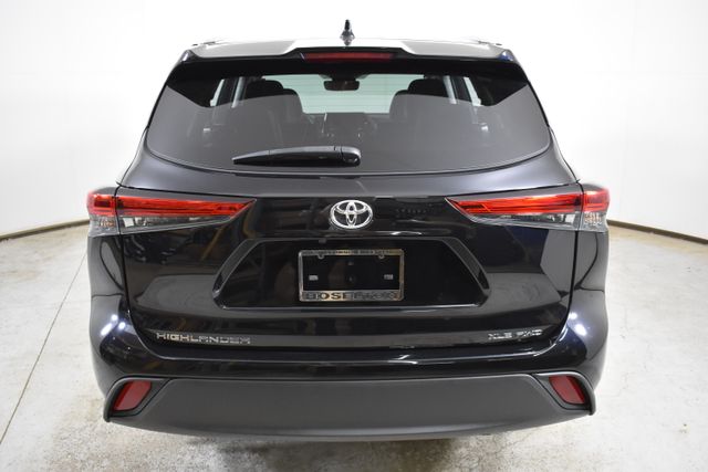 Vehicle image 7 of 32