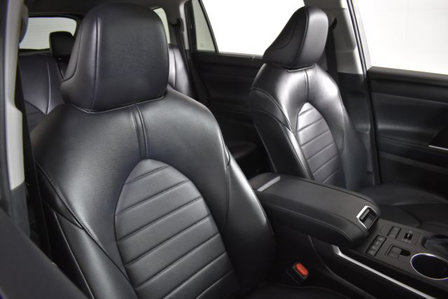 Vehicle image 12 of 32