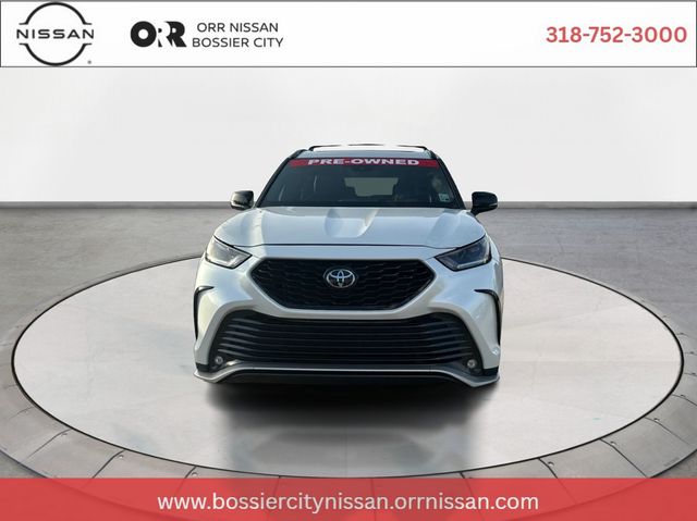2022 Toyota Highlander XSE Image 3 of 30
