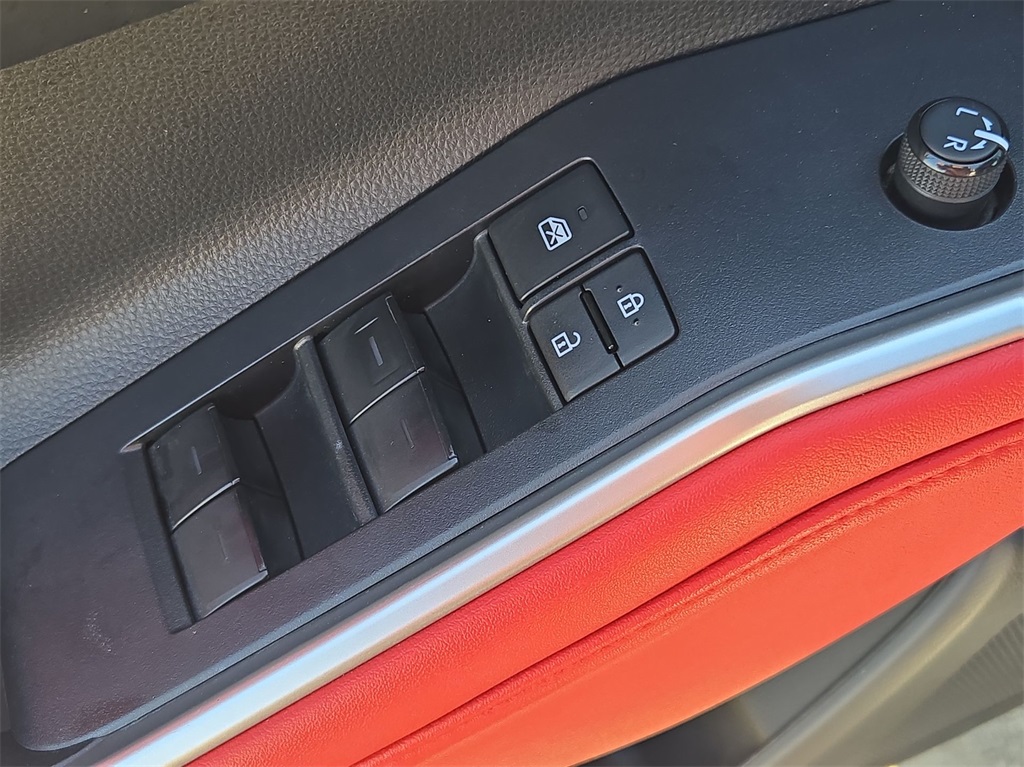 Vehicle image 29 of 39