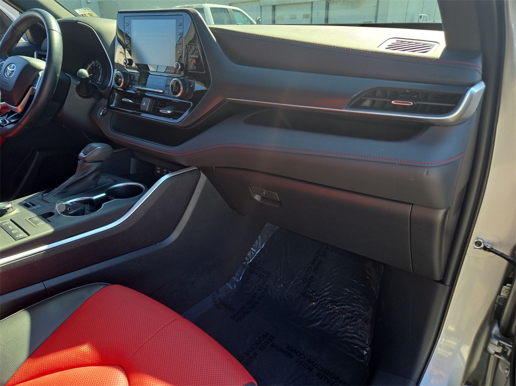 Vehicle image 34 of 39