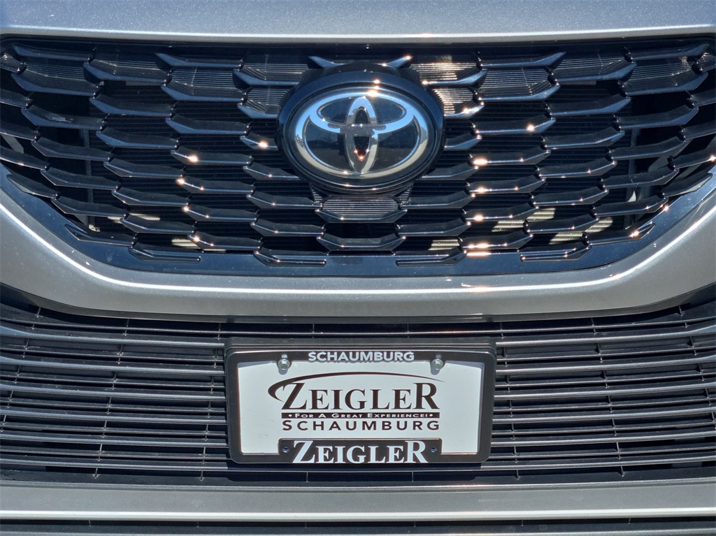 Vehicle image 36 of 39