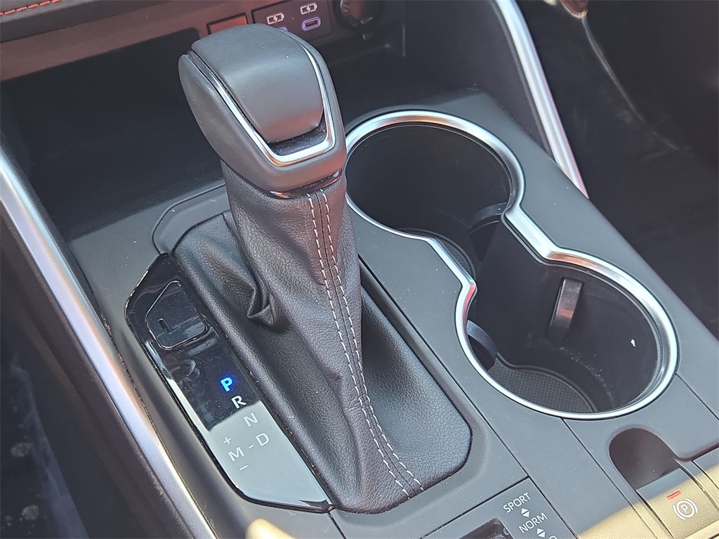 Vehicle image 21 of 39