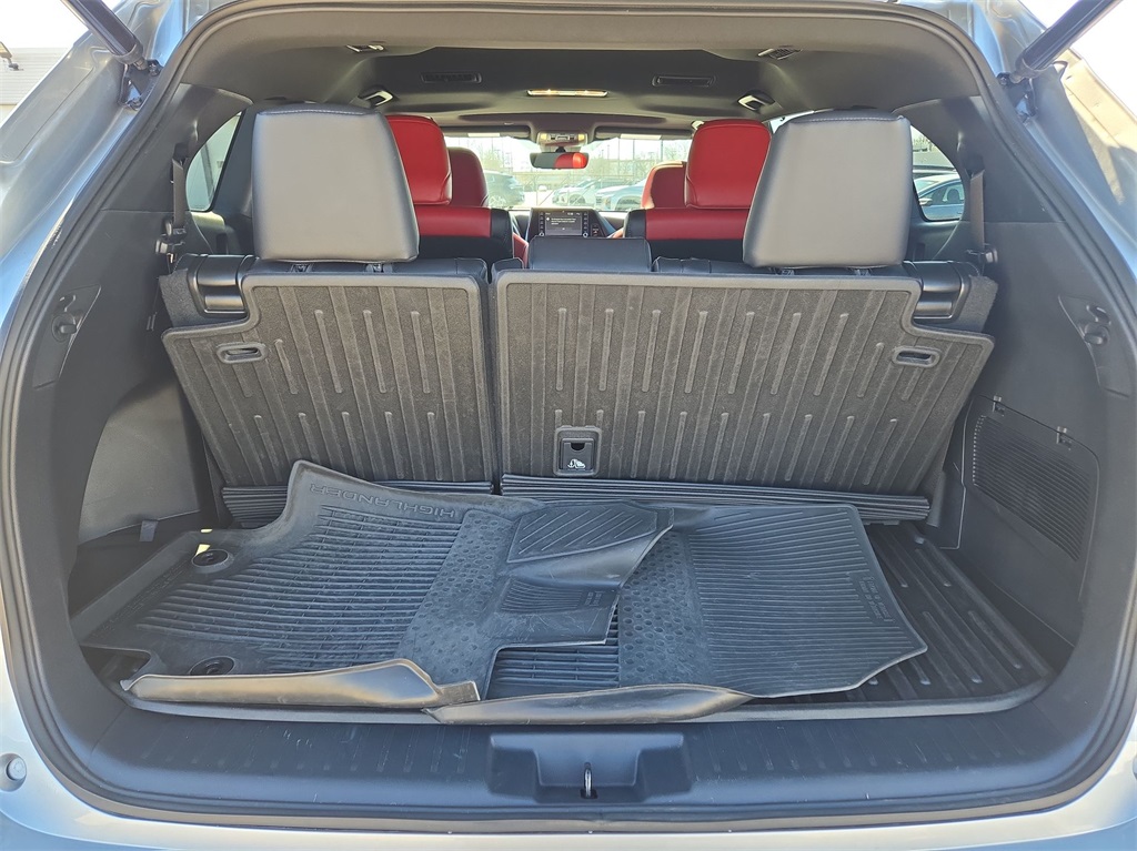 Vehicle image 31 of 39