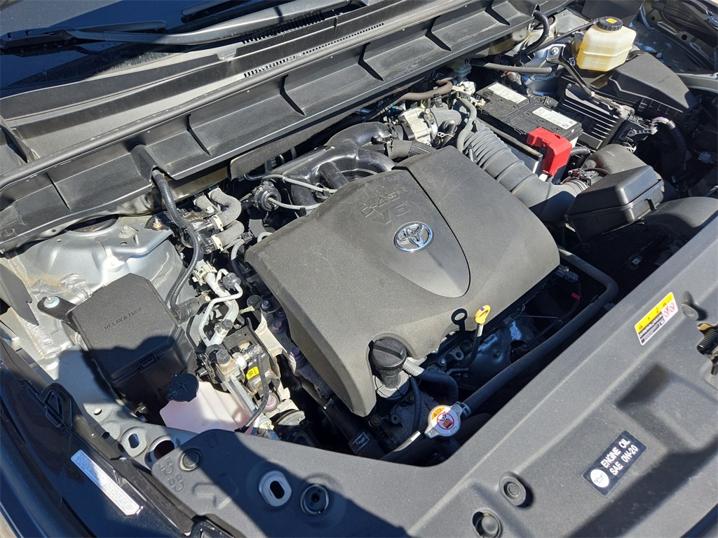 Vehicle image 35 of 39