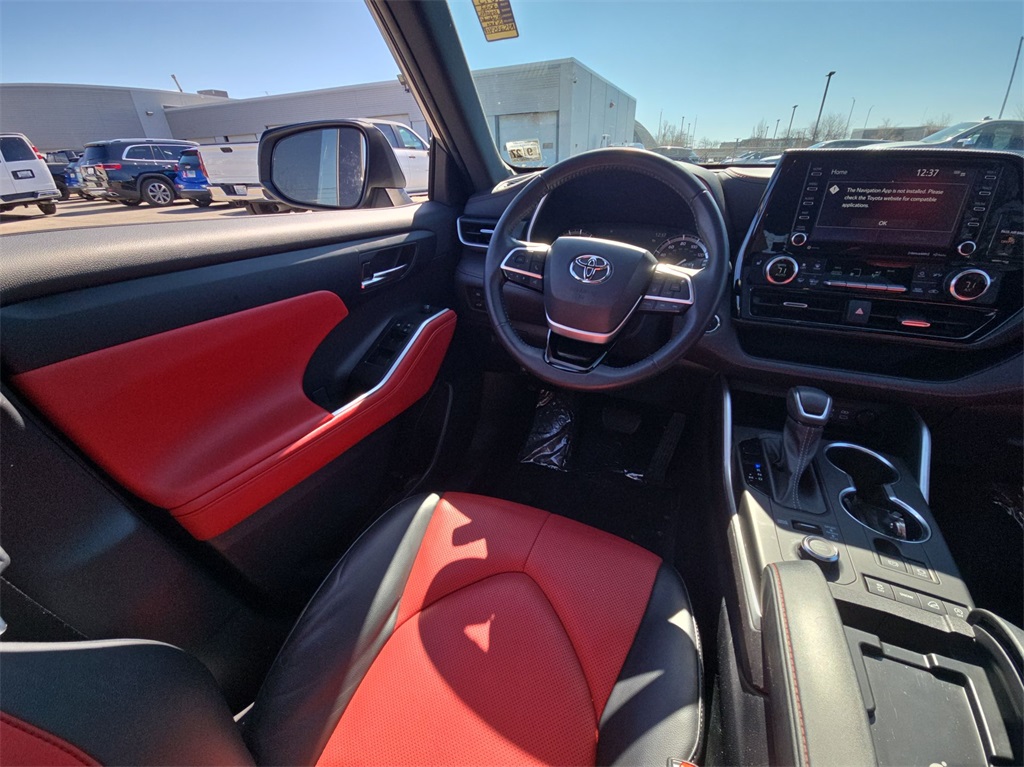 Vehicle image 15 of 39
