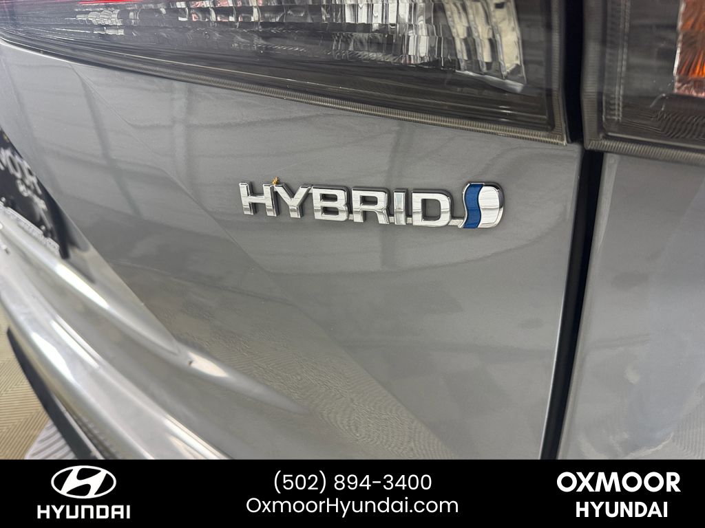 Vehicle image 8 of 31
