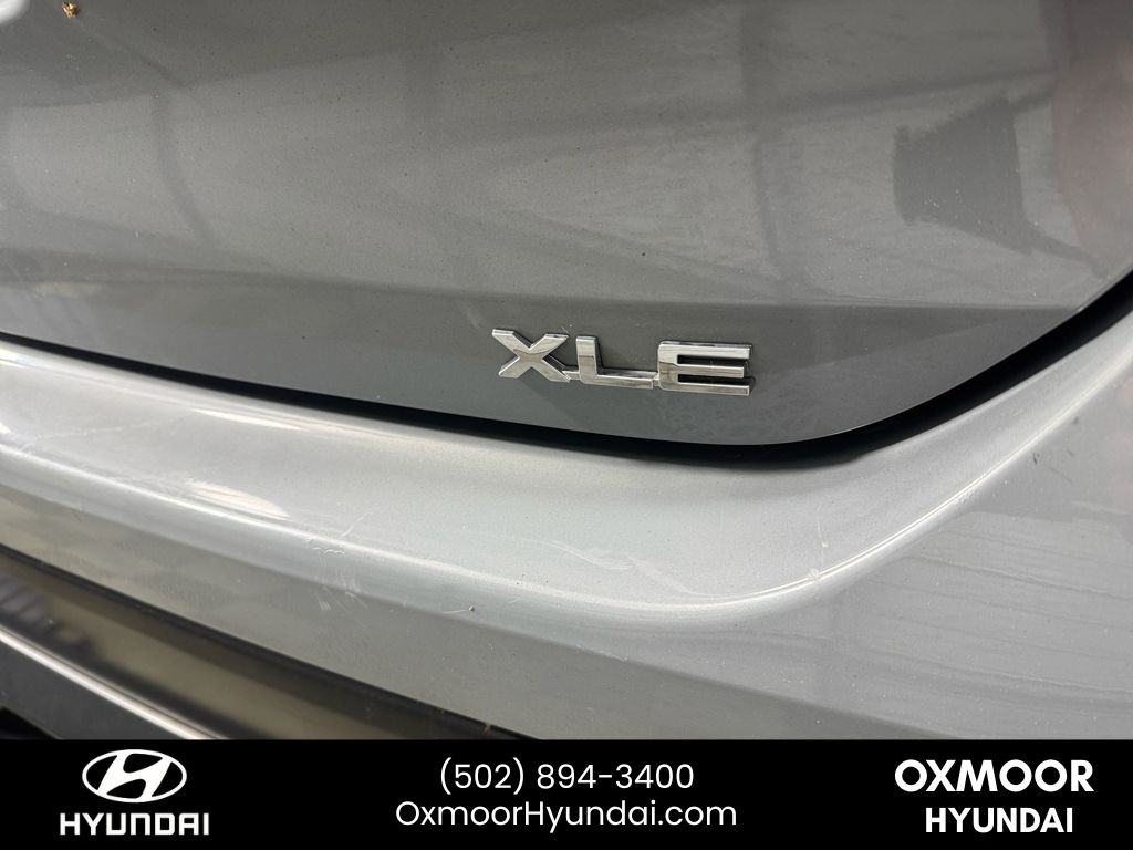 Vehicle image 9 of 31