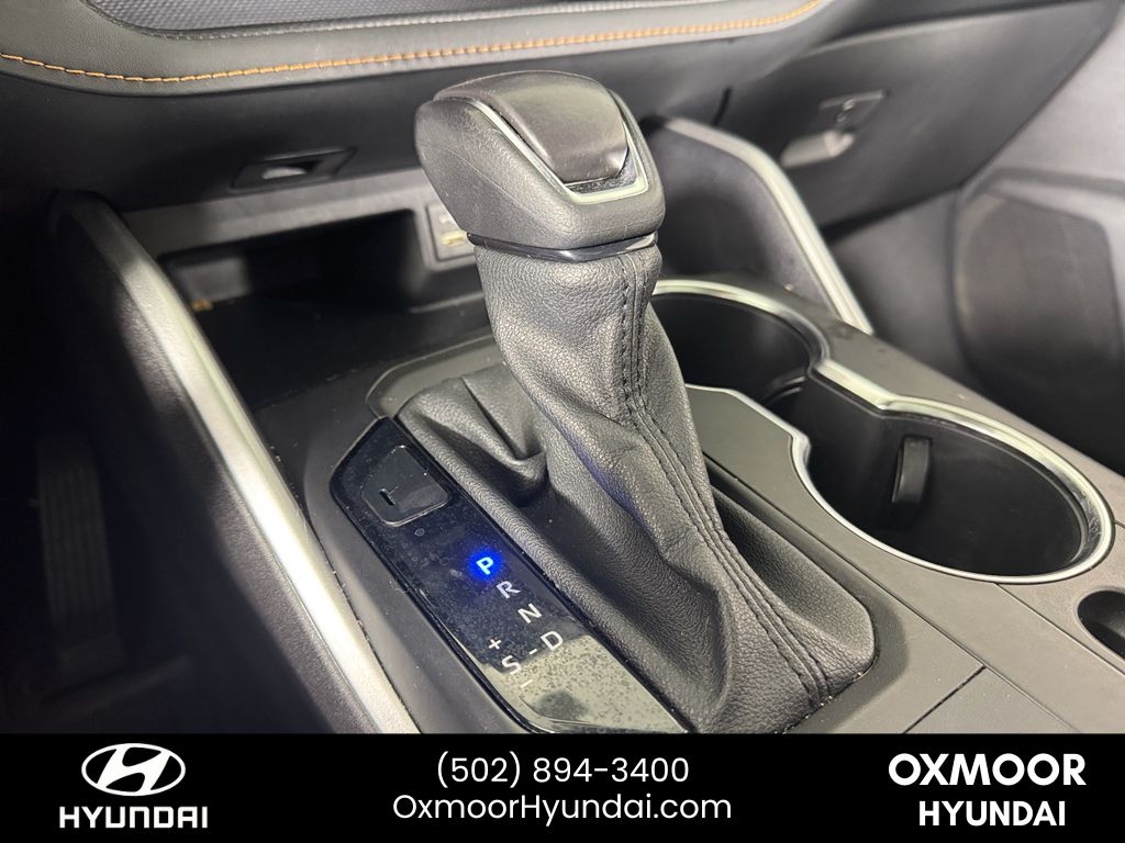 Vehicle image 25 of 31