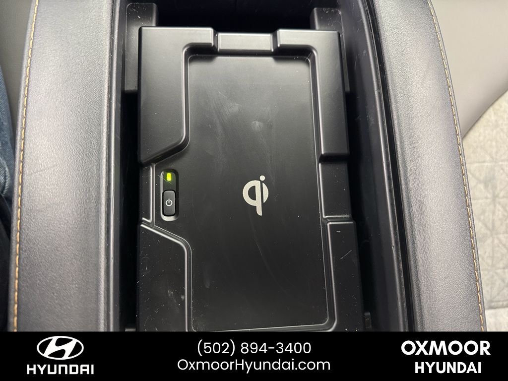 Vehicle image 24 of 31