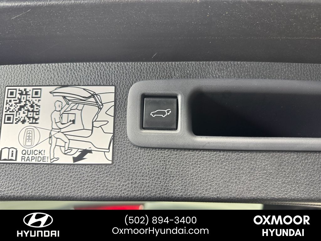 Vehicle image 11 of 31