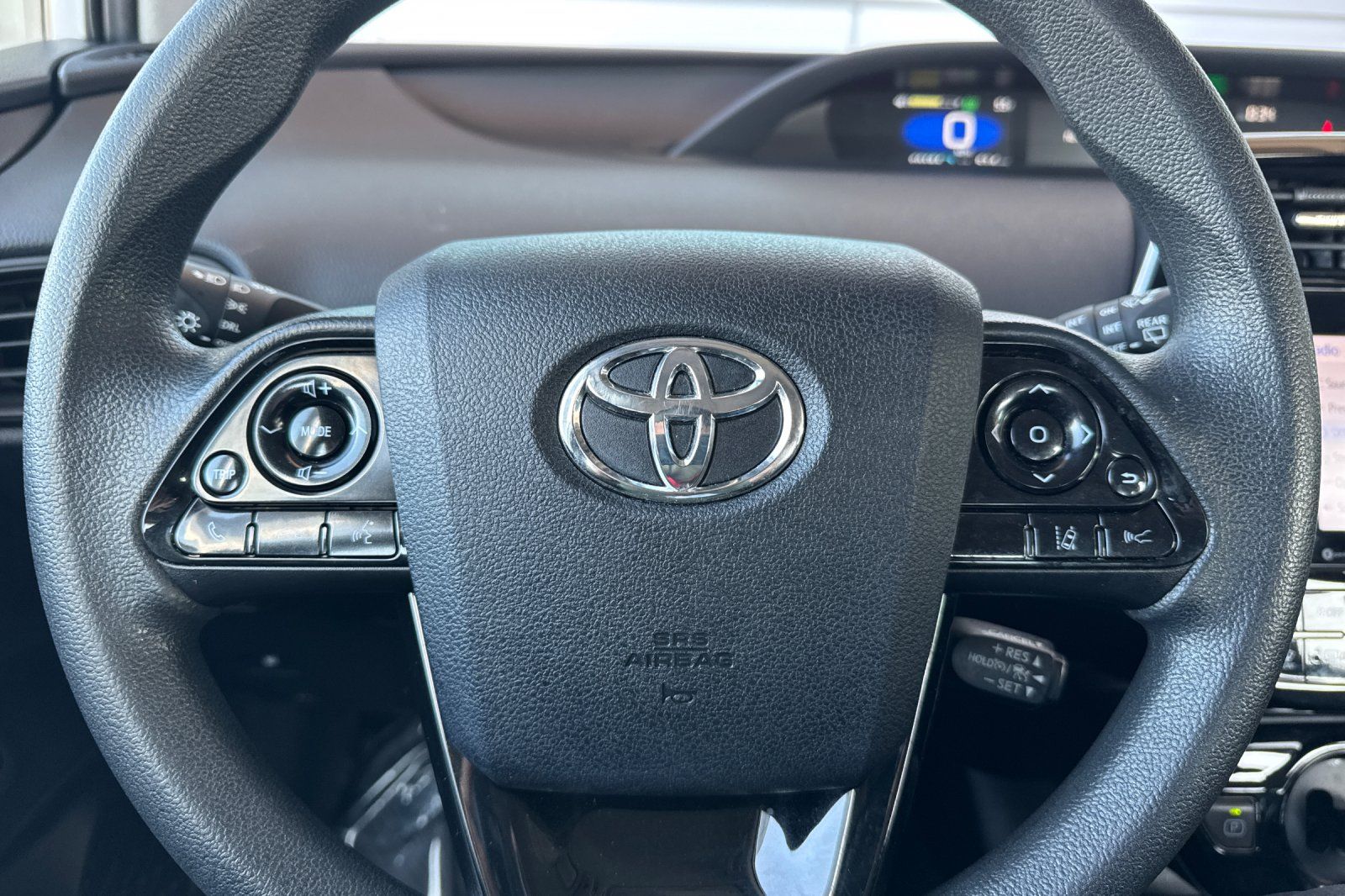Vehicle image 28 of 46