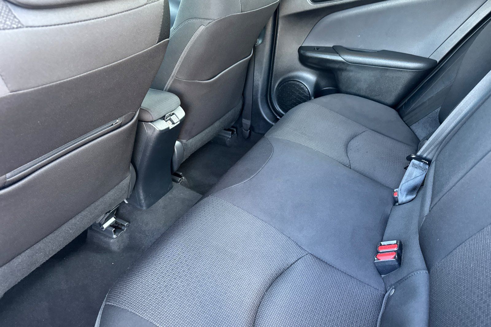 Vehicle image 15 of 46