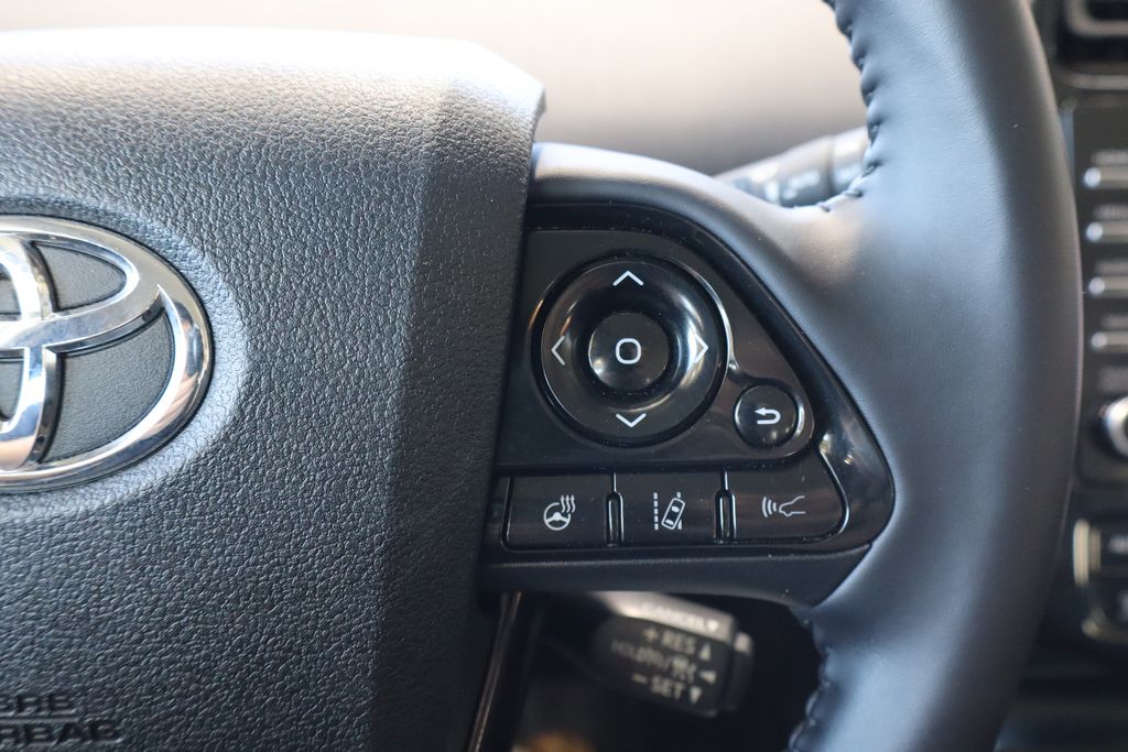 Vehicle image 20 of 40