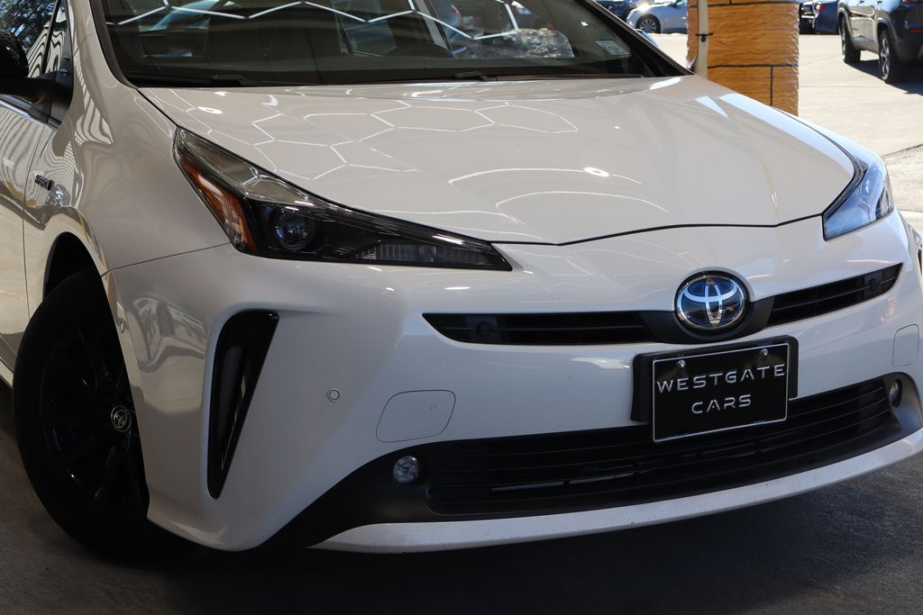 Vehicle image 4 of 40