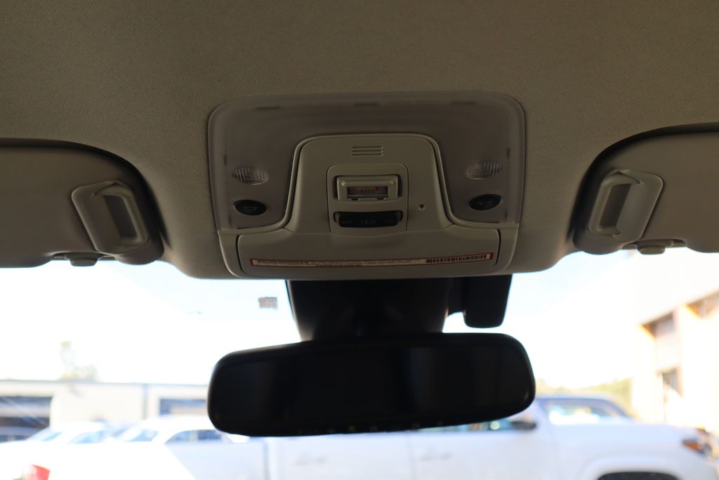 Vehicle image 22 of 40