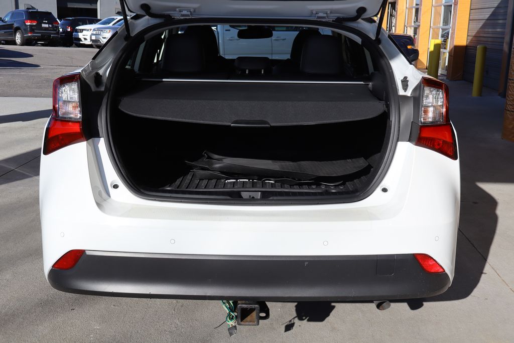 Vehicle image 11 of 40