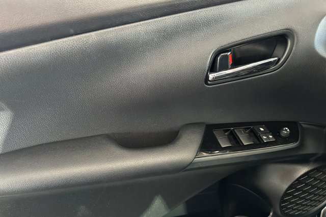 Vehicle image 11 of 29