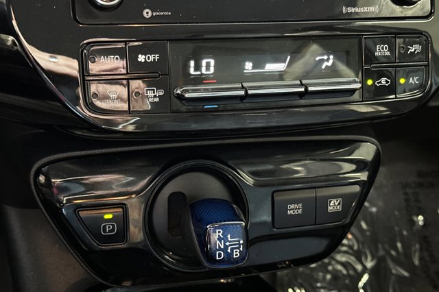 Vehicle image 20 of 29