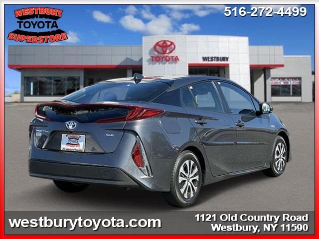Vehicle image 4 of 34