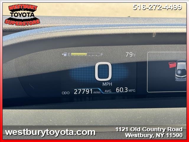 Vehicle image 27 of 34