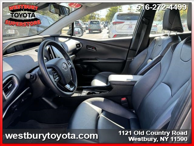 Vehicle image 17 of 34