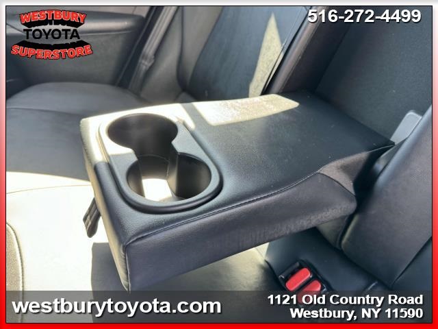 Vehicle image 14 of 34