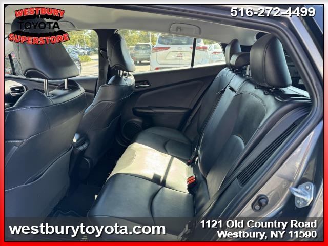 Vehicle image 13 of 34
