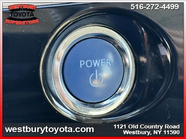 Vehicle image 26 of 34
