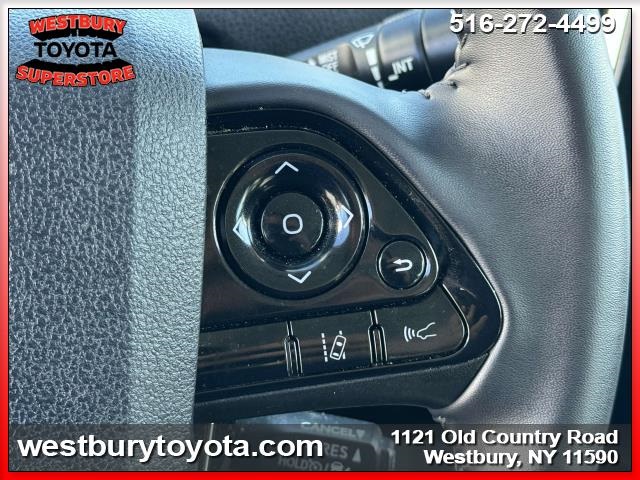 Vehicle image 23 of 34