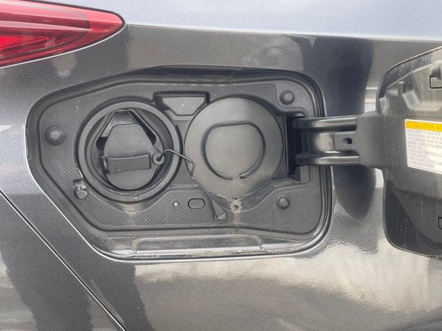 2022 Toyota Prius Prime LE Image 27 of 36