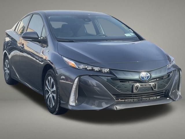 2022 Toyota Prius Prime LE Image 4 of 36
