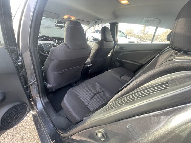 2022 Toyota Prius Prime LE Image 17 of 36