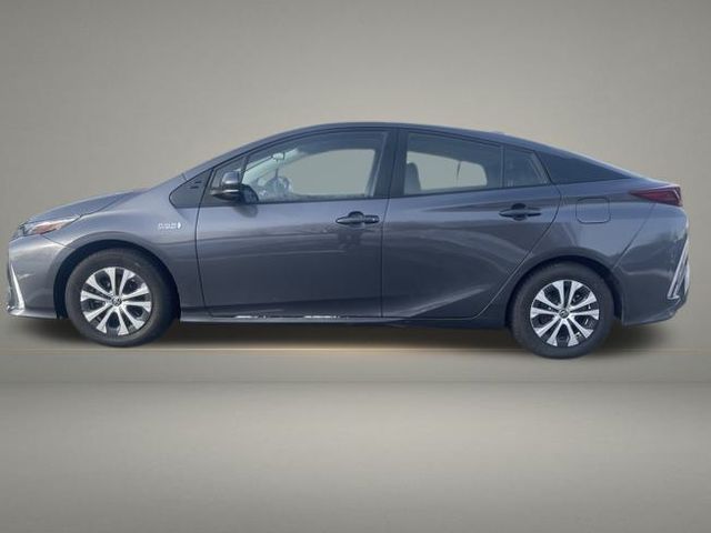 2022 Toyota Prius Prime LE Image 9 of 36