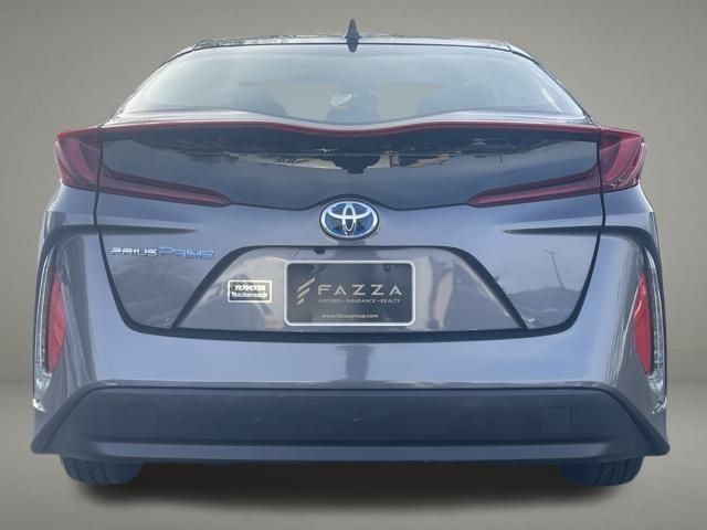 2022 Toyota Prius Prime LE Image 7 of 36
