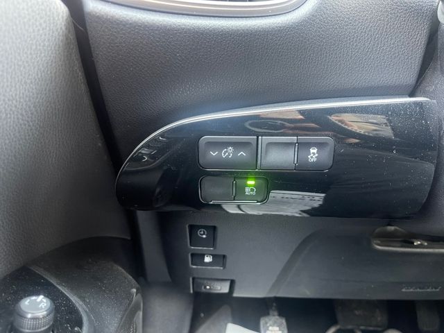 2022 Toyota Prius Prime LE Image 31 of 36