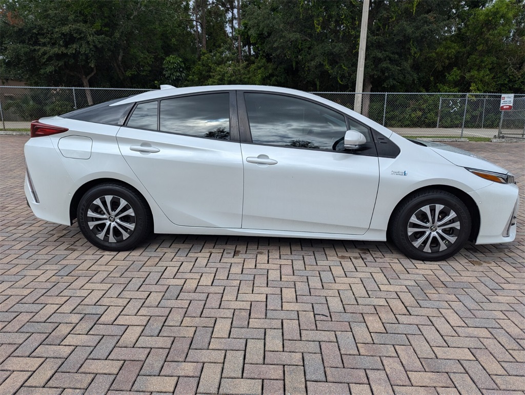 Vehicle image 4 of 34