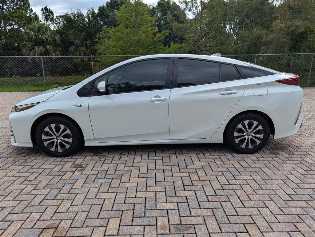 Vehicle image 8 of 34
