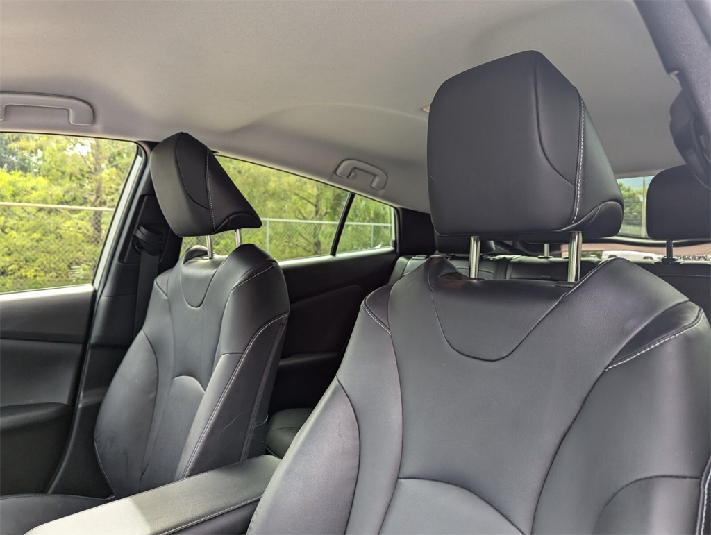 Vehicle image 24 of 34