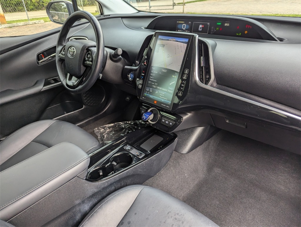 Vehicle image 13 of 34