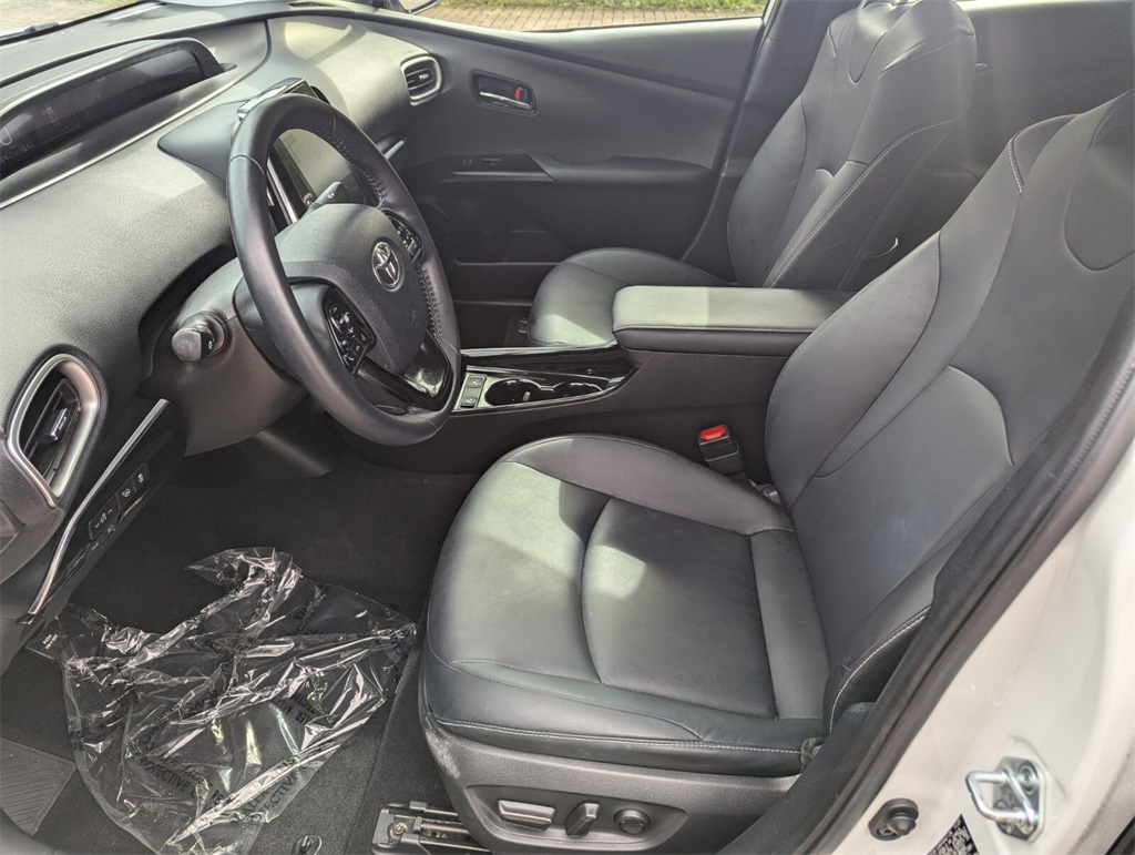 Vehicle image 25 of 34