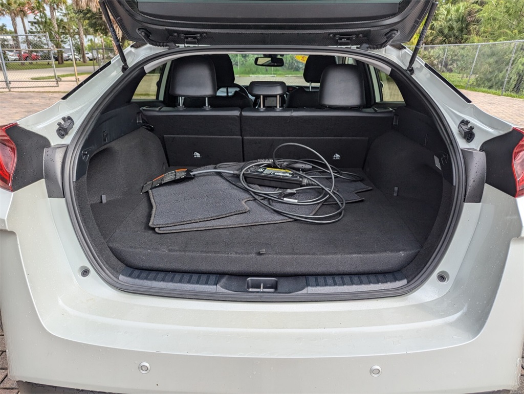 Vehicle image 19 of 34