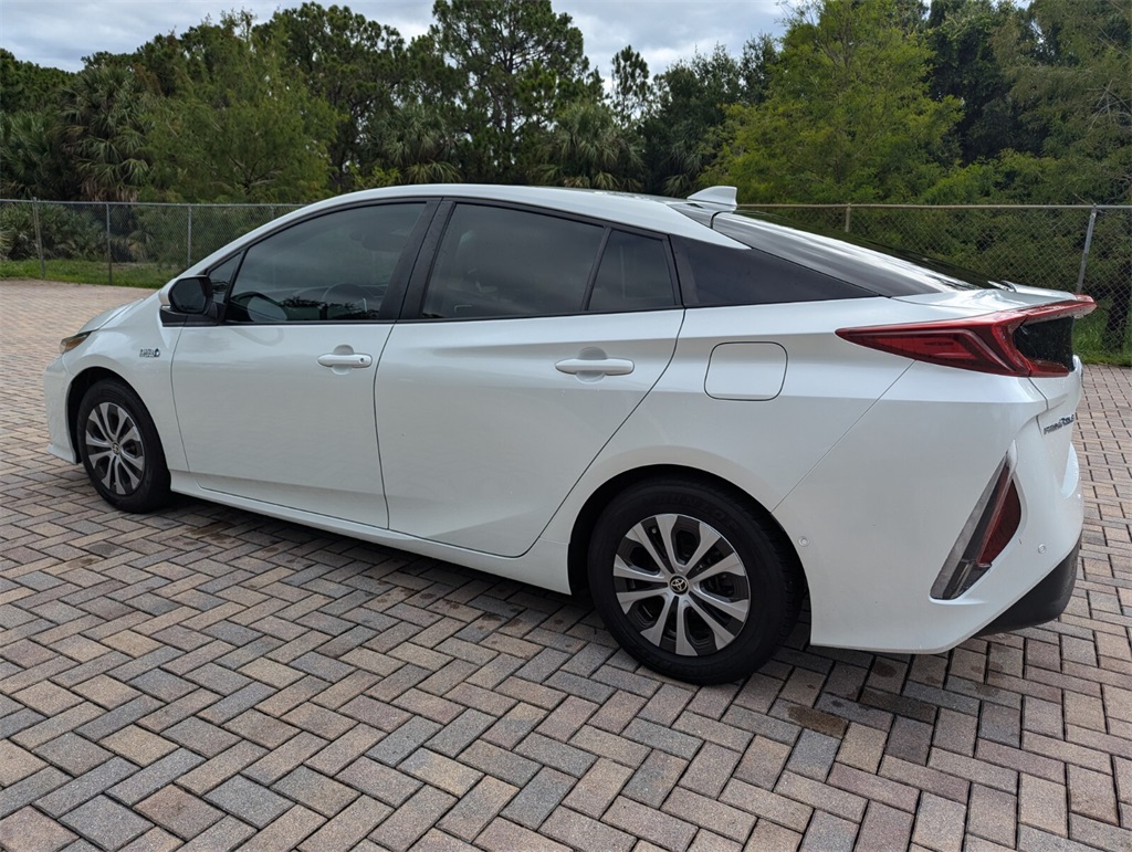 Vehicle image 7 of 34