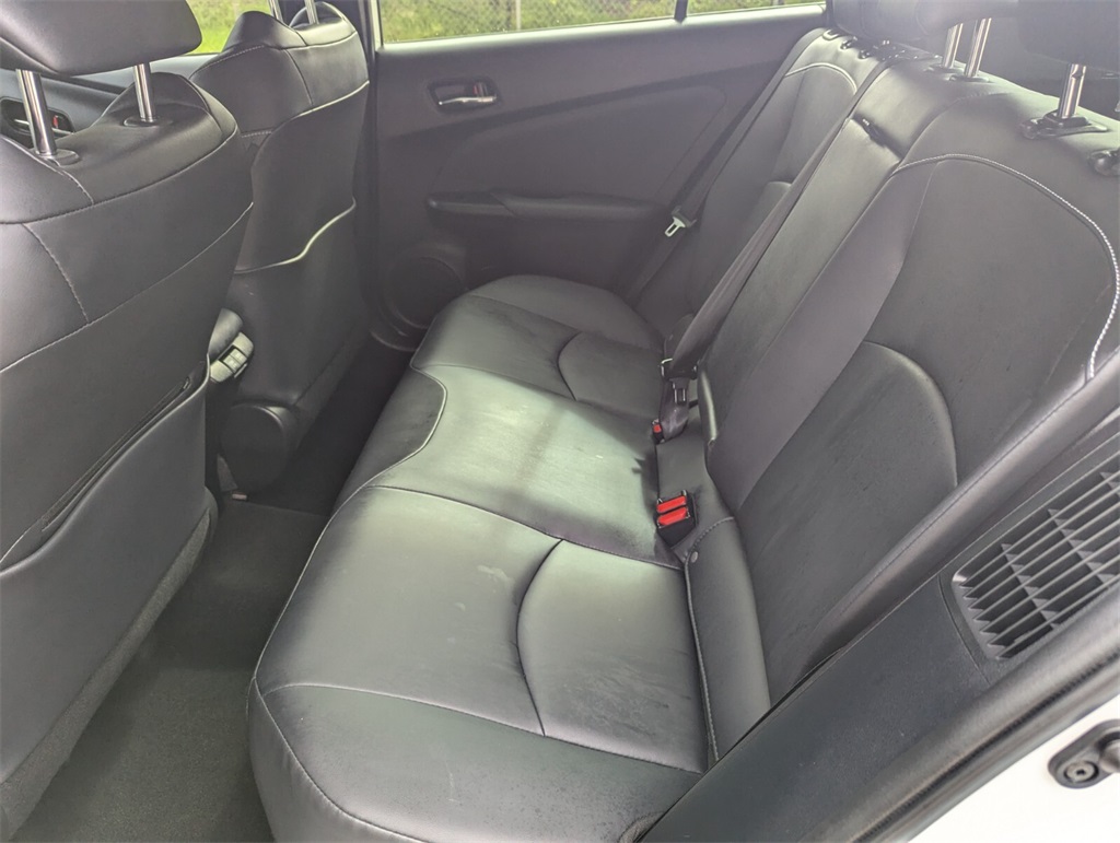 Vehicle image 22 of 34