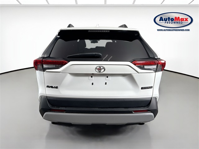 Vehicle image 6 of 40