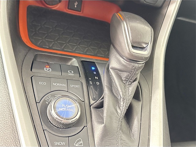 Vehicle image 15 of 40